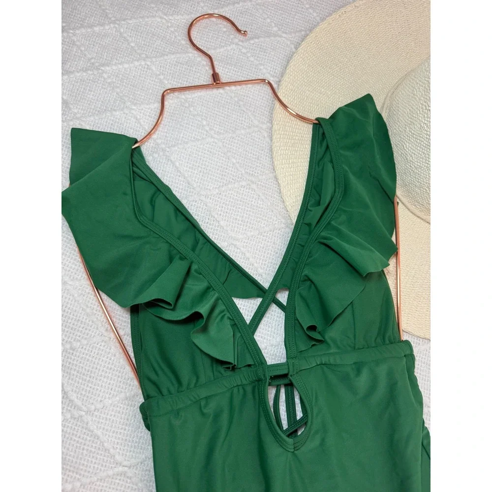 Cupshe Ruffle One Piece Swimsuit‎ Plunge Criss Cross Back Bathing Suit size XS